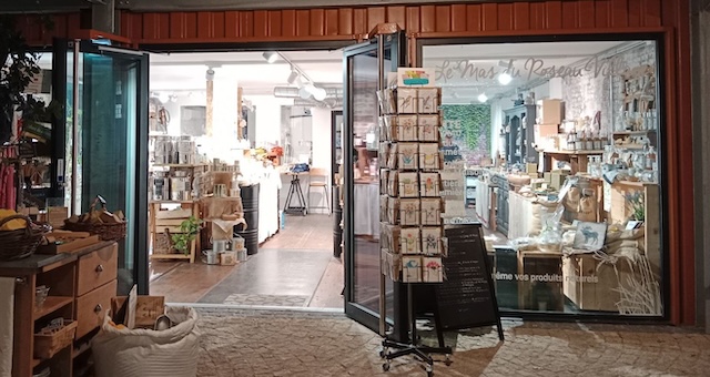 Le Mas du Roseau Village Magasin 2