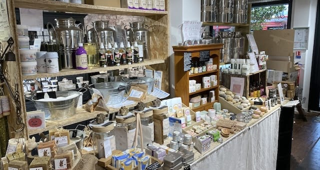 Le Mas du Roseau Village magasin 1